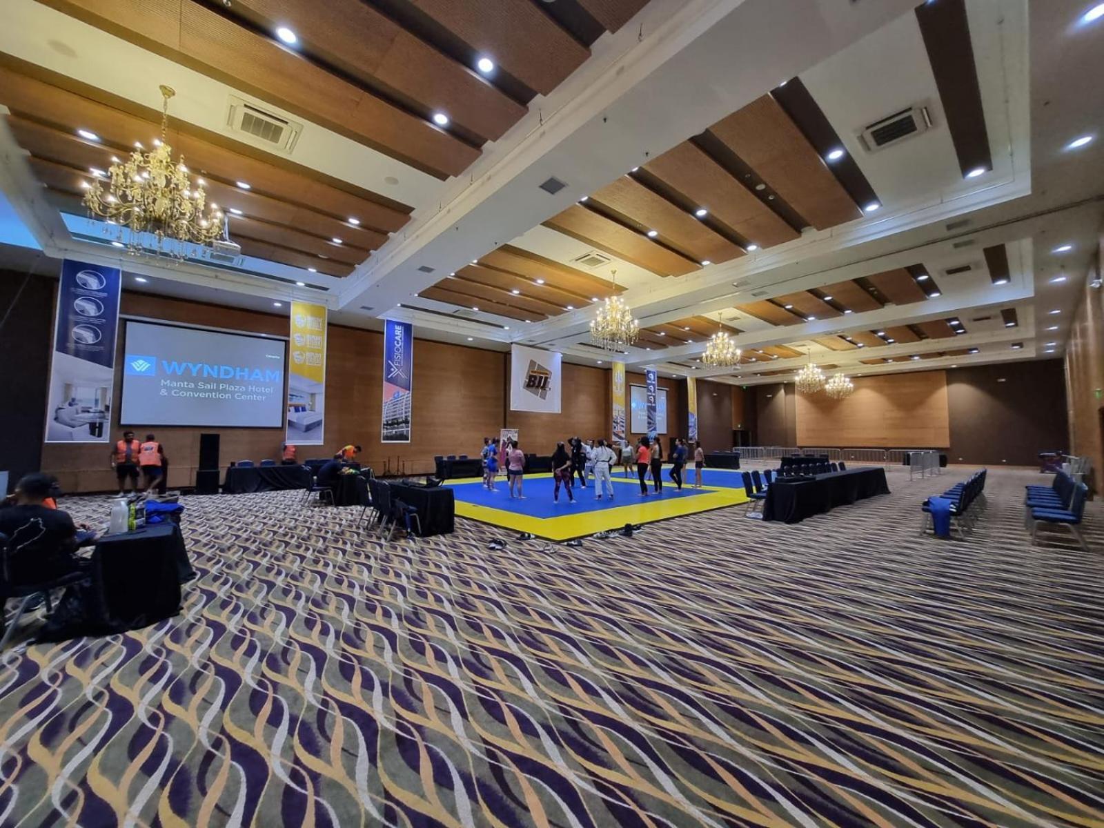 Wyndham Manta Sail Plaza Hotel And Convention Center מראה חיצוני תמונה